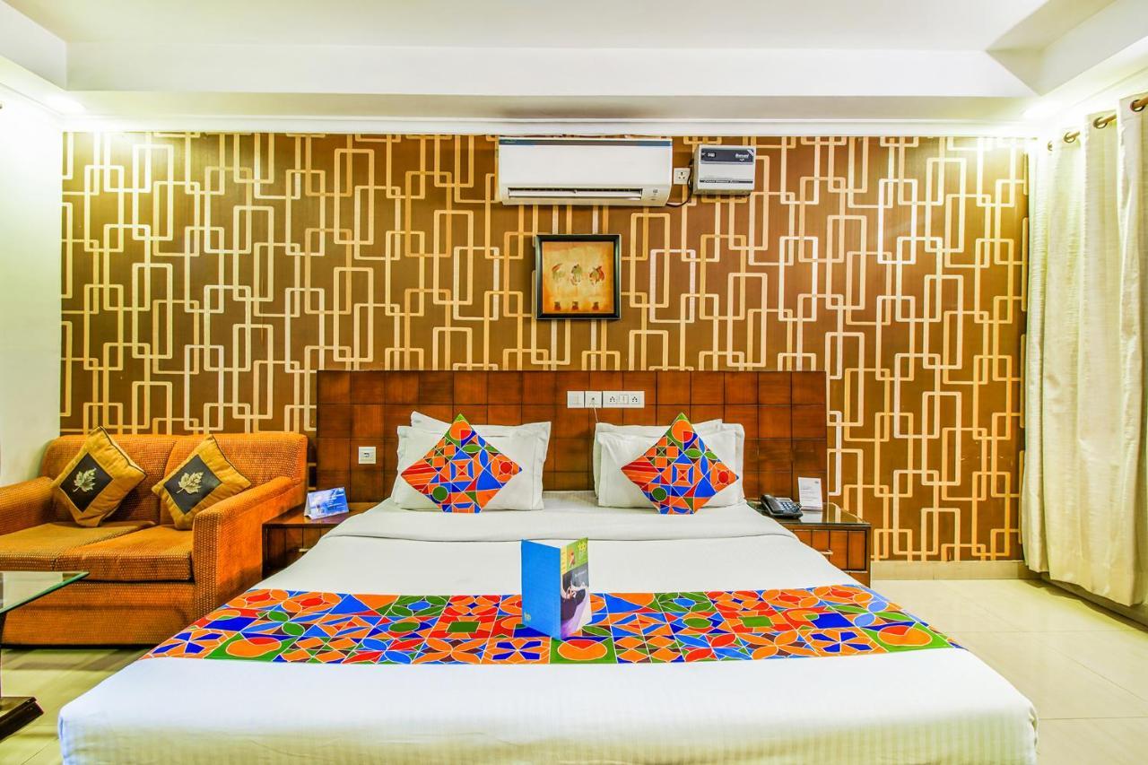 FabHotel Signature Plaza Nuova Delhi Esterno foto